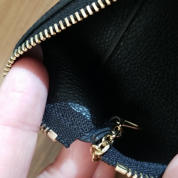 Louis Vuitton Key Pouch - Picture 7 of 9